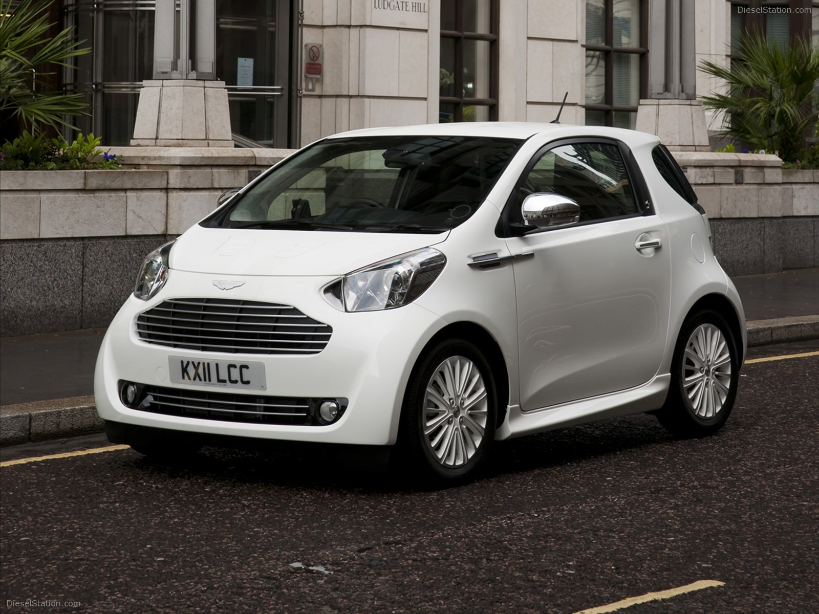 Aston Martin Cygnet Colette 2012